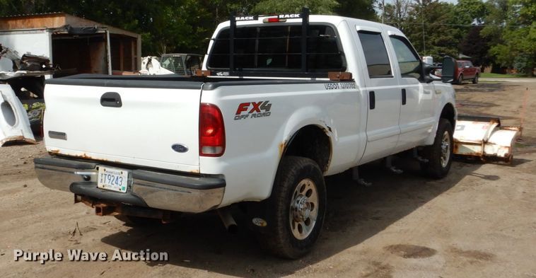 image for item FU9517 2005 Ford F350 Super Duty Crew Cab pickup truck