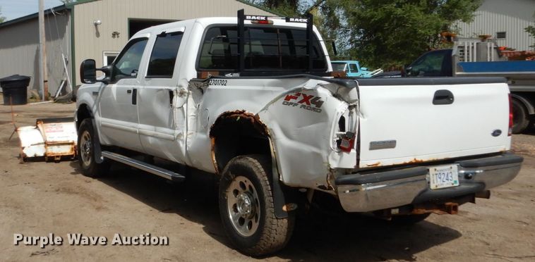 image for item FU9517 2005 Ford F350 Super Duty Crew Cab pickup truck