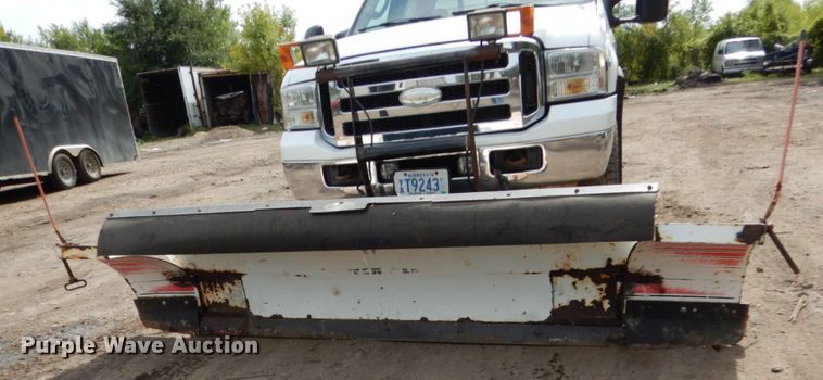 image for item FU9517 2005 Ford F350 Super Duty Crew Cab pickup truck