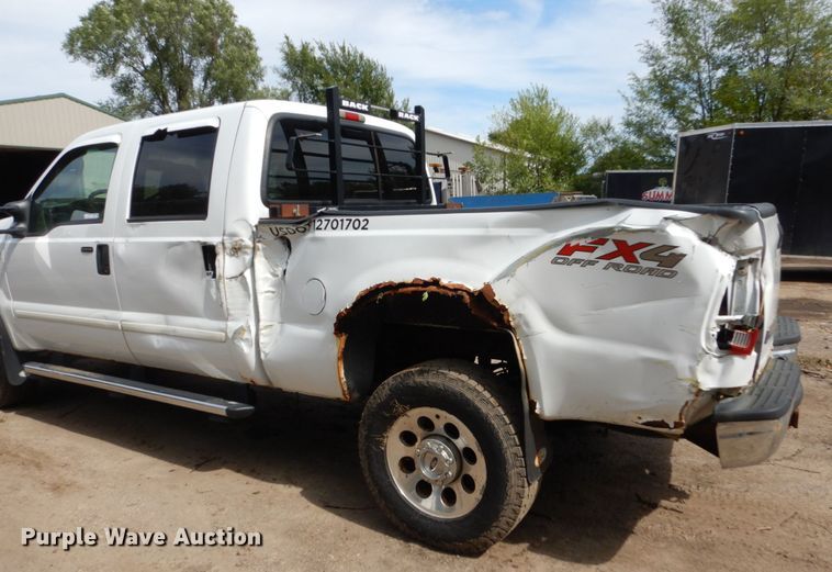 image for item FU9517 2005 Ford F350 Super Duty Crew Cab pickup truck