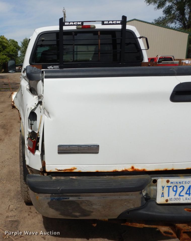 image for item FU9517 2005 Ford F350 Super Duty Crew Cab pickup truck