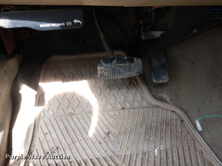 image for item FU9517 2005 Ford F350 Super Duty Crew Cab pickup truck