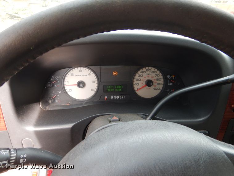 image for item FU9517 2005 Ford F350 Super Duty Crew Cab pickup truck