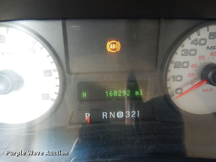 image for item FU9517 2005 Ford F350 Super Duty Crew Cab pickup truck