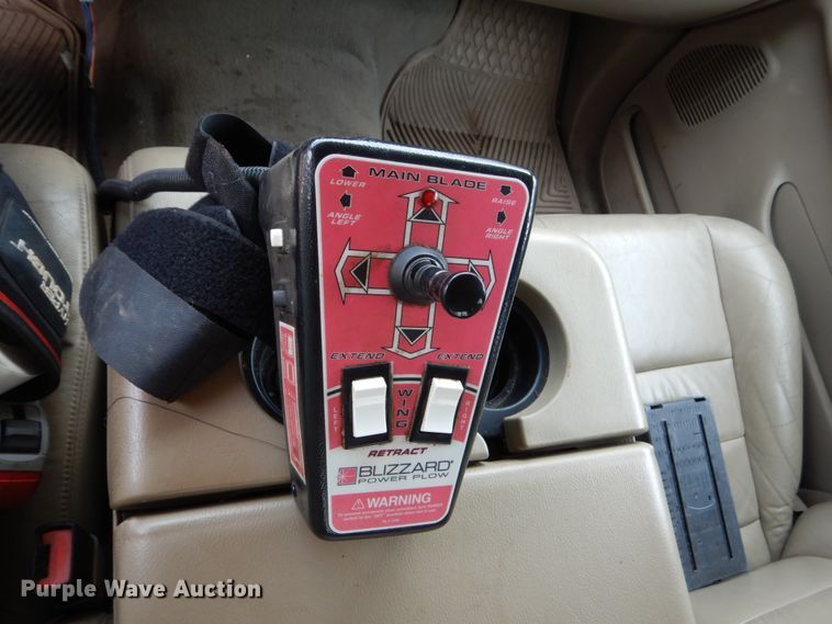 image for item FU9517 2005 Ford F350 Super Duty Crew Cab pickup truck