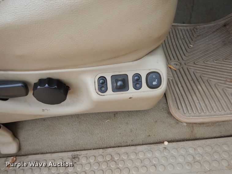 image for item FU9517 2005 Ford F350 Super Duty Crew Cab pickup truck