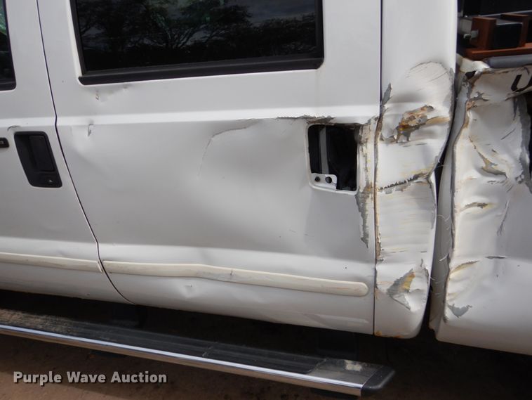 image for item FU9517 2005 Ford F350 Super Duty Crew Cab pickup truck