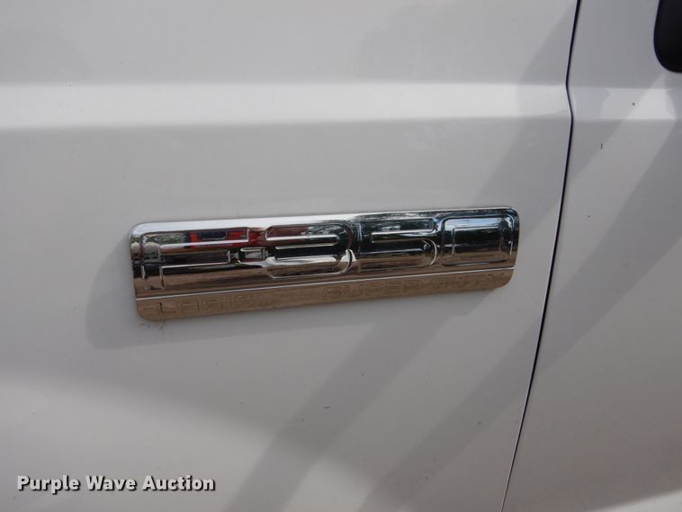 image for item FU9517 2005 Ford F350 Super Duty Crew Cab pickup truck