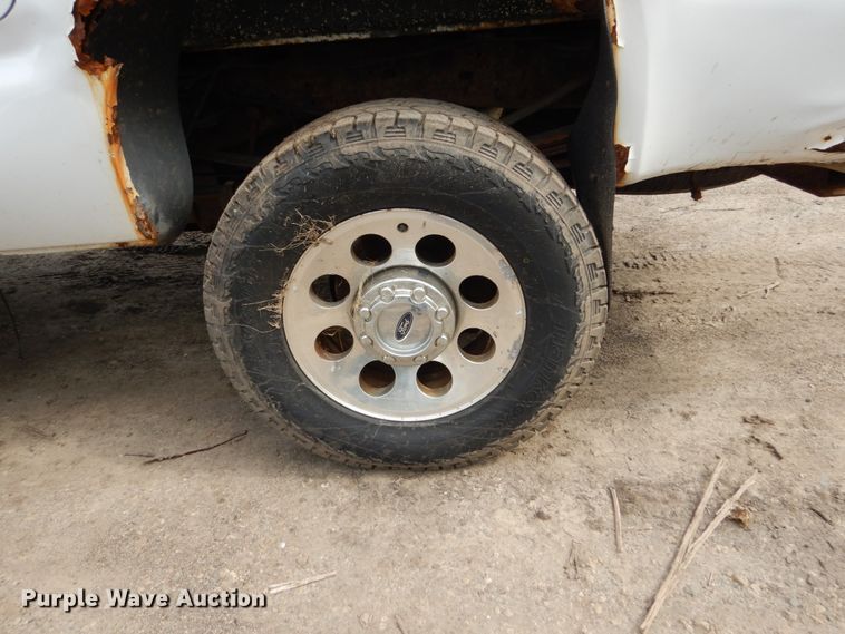 image for item FU9517 2005 Ford F350 Super Duty Crew Cab pickup truck