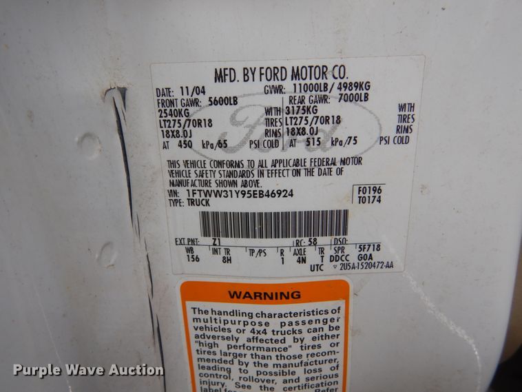 image for item FU9517 2005 Ford F350 Super Duty Crew Cab pickup truck