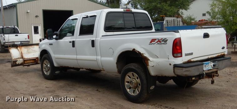 image for item FU9518 2005 Ford F350 Super Duty Crew Cab pickup truck