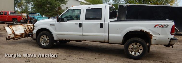 image for item FU9518 2005 Ford F350 Super Duty Crew Cab pickup truck