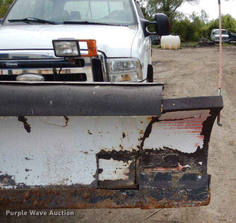 image for item FU9518 2005 Ford F350 Super Duty Crew Cab pickup truck