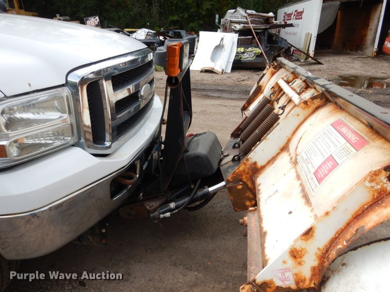 image for item FU9518 2005 Ford F350 Super Duty Crew Cab pickup truck