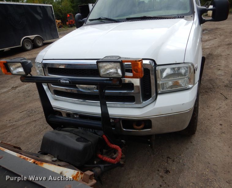 image for item FU9518 2005 Ford F350 Super Duty Crew Cab pickup truck