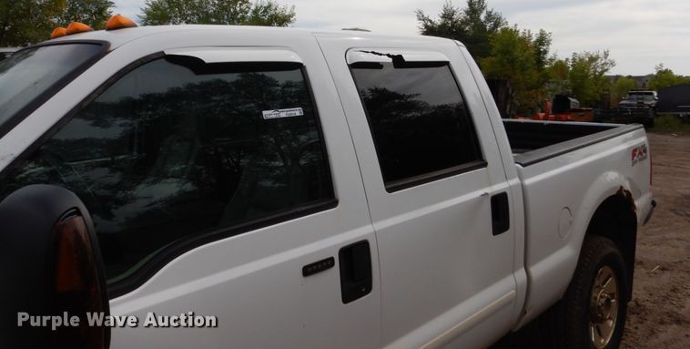 image for item FU9518 2005 Ford F350 Super Duty Crew Cab pickup truck