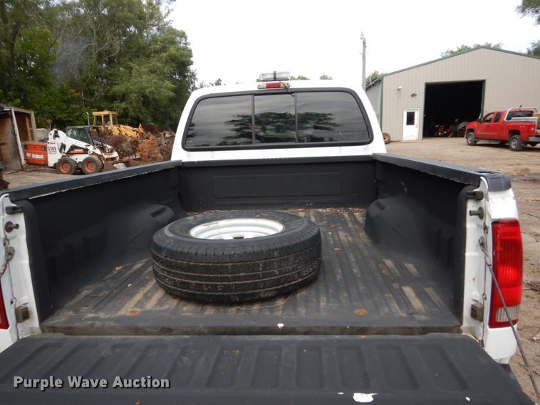 image for item FU9518 2005 Ford F350 Super Duty Crew Cab pickup truck