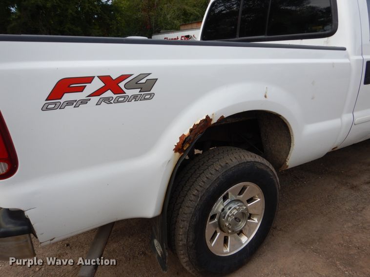 image for item FU9518 2005 Ford F350 Super Duty Crew Cab pickup truck