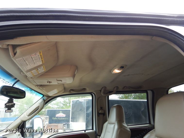 image for item FU9518 2005 Ford F350 Super Duty Crew Cab pickup truck