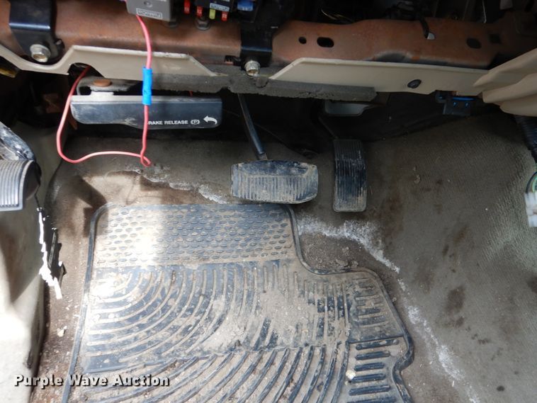 image for item FU9518 2005 Ford F350 Super Duty Crew Cab pickup truck