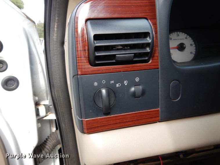 image for item FU9518 2005 Ford F350 Super Duty Crew Cab pickup truck