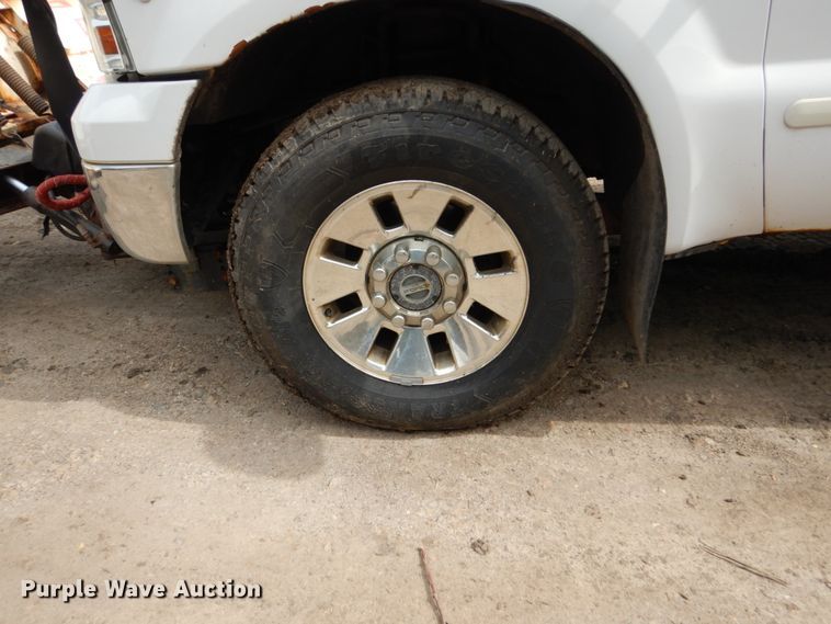 image for item FU9518 2005 Ford F350 Super Duty Crew Cab pickup truck