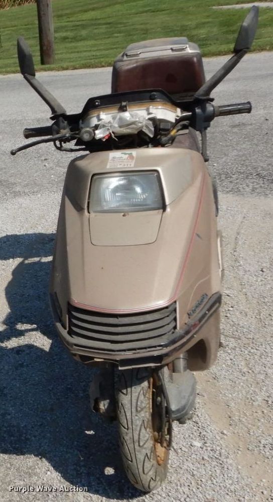 image for item GC9265 1985 Honda Elite 250 moped