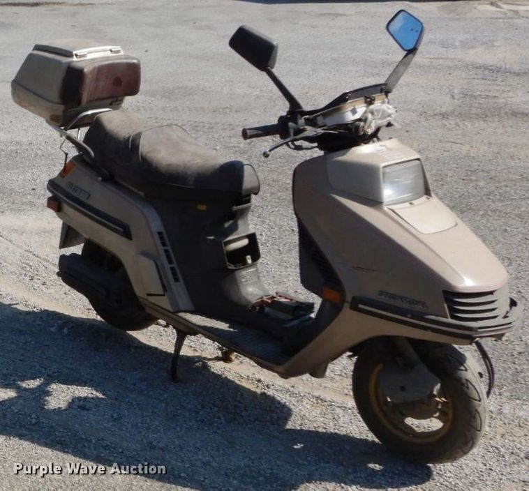 image for item GC9265 1985 Honda Elite 250 moped
