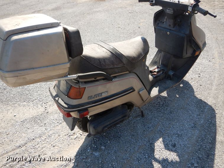 image for item GC9265 1985 Honda Elite 250 moped