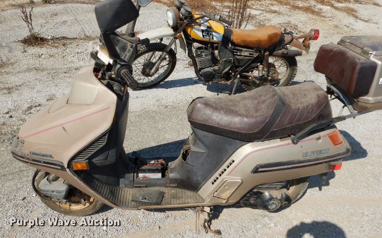 image for item GC9265 1985 Honda Elite 250 moped