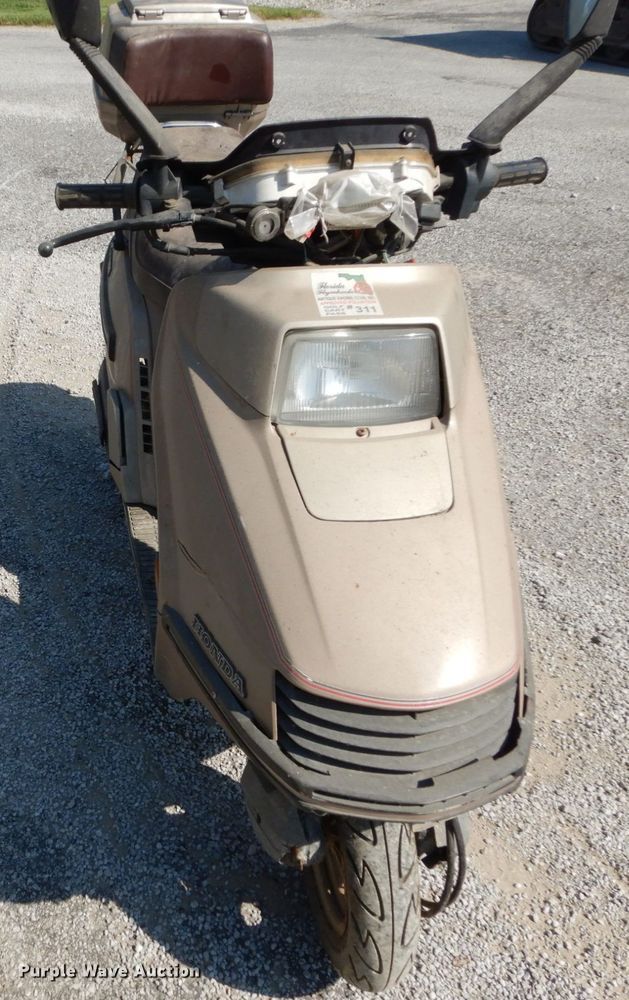 image for item GC9265 1985 Honda Elite 250 moped