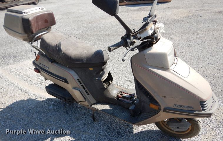 image for item GC9265 1985 Honda Elite 250 moped
