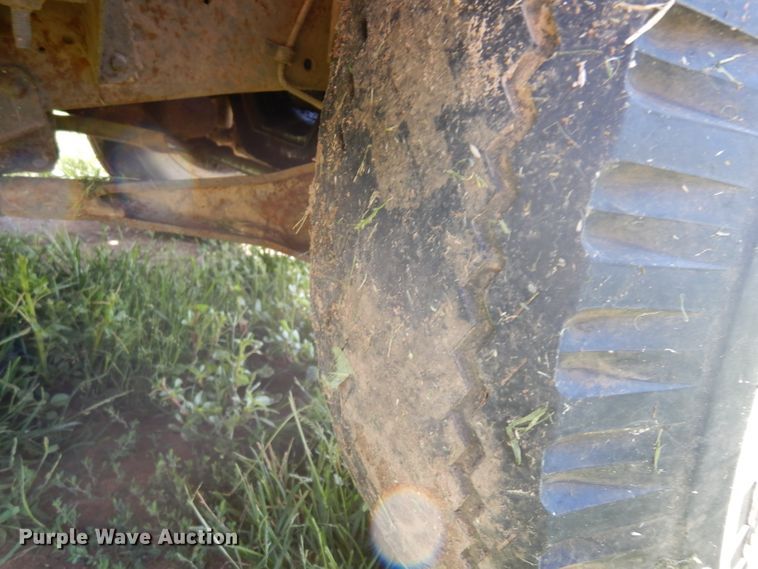 image for item GG9058 1975 Ford F350 flatbed pickup truck