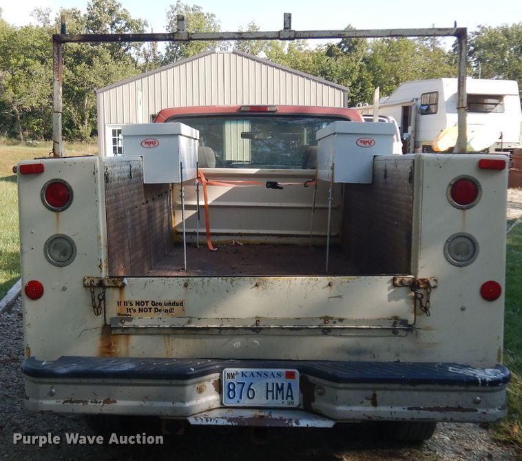 image for item GG9225 1995 Ford F250 utility bed pickup truck