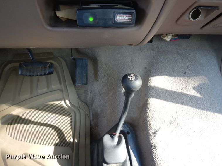 image for item GG9225 1995 Ford F250 utility bed pickup truck