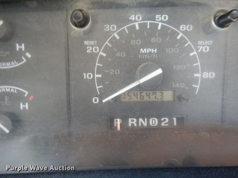 image for item GG9225 1995 Ford F250 utility bed pickup truck