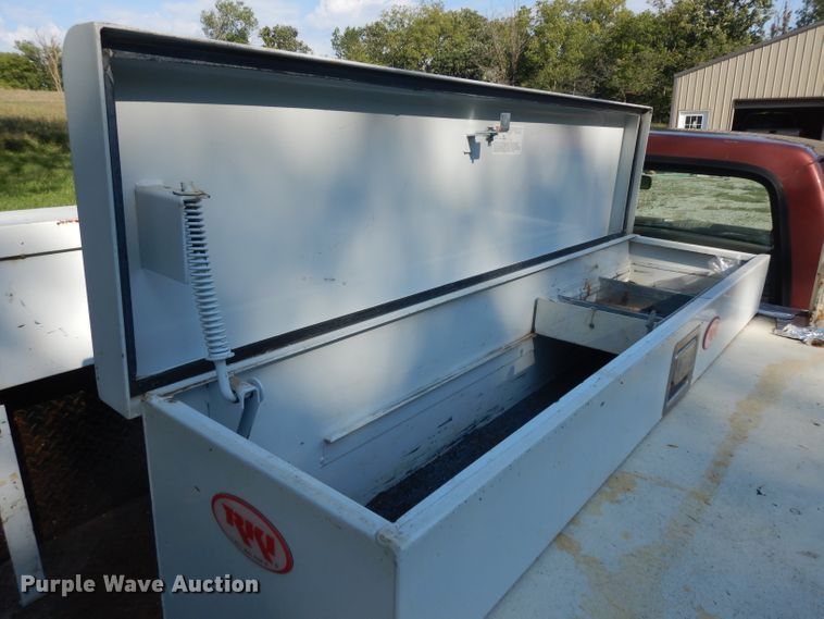 image for item GG9225 1995 Ford F250 utility bed pickup truck