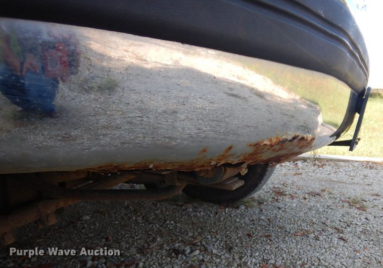 image for item GG9225 1995 Ford F250 utility bed pickup truck