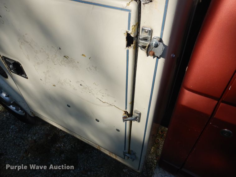 image for item GG9225 1995 Ford F250 utility bed pickup truck