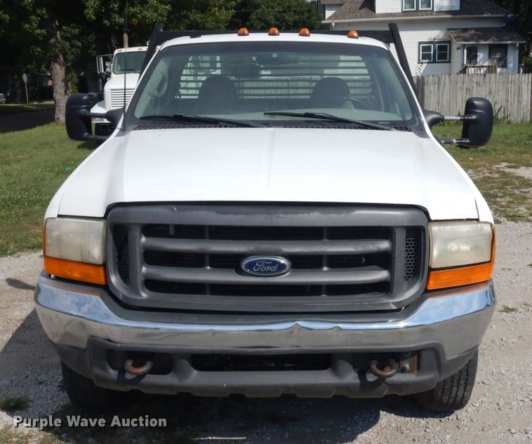 image for item GG9226 2000 Ford F350 Super Duty flatbed pickup truck