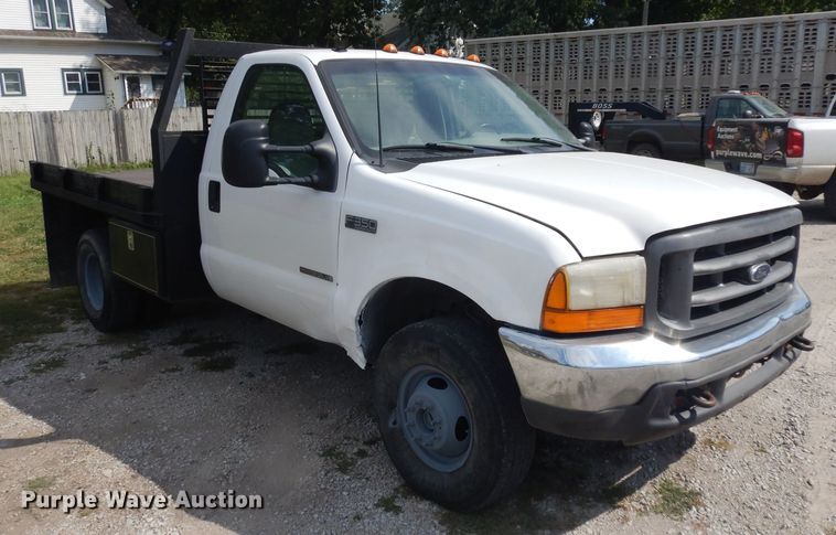image for item GG9226 2000 Ford F350 Super Duty flatbed pickup truck