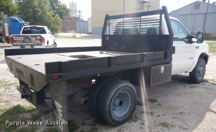 image for item GG9226 2000 Ford F350 Super Duty flatbed pickup truck