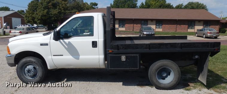 image for item GG9226 2000 Ford F350 Super Duty flatbed pickup truck