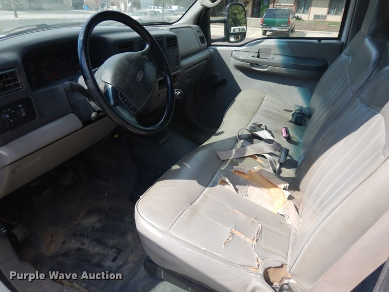 image for item GG9226 2000 Ford F350 Super Duty flatbed pickup truck