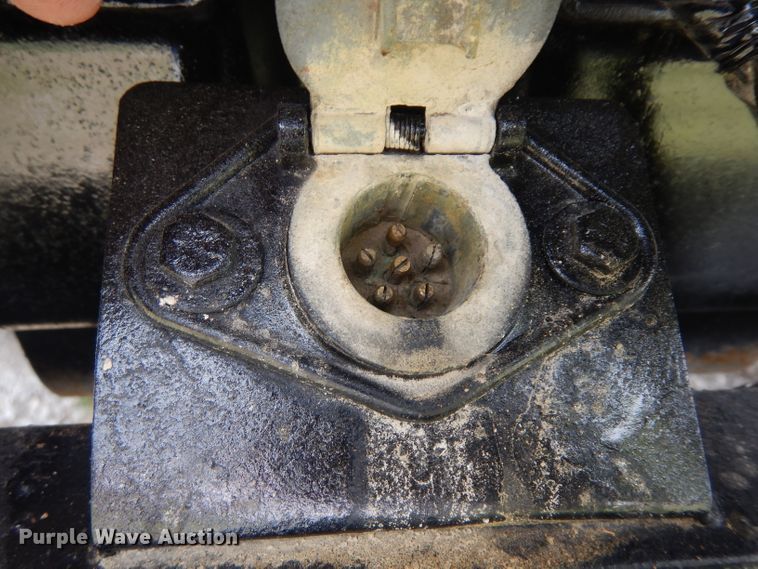 image for item GG9226 2000 Ford F350 Super Duty flatbed pickup truck