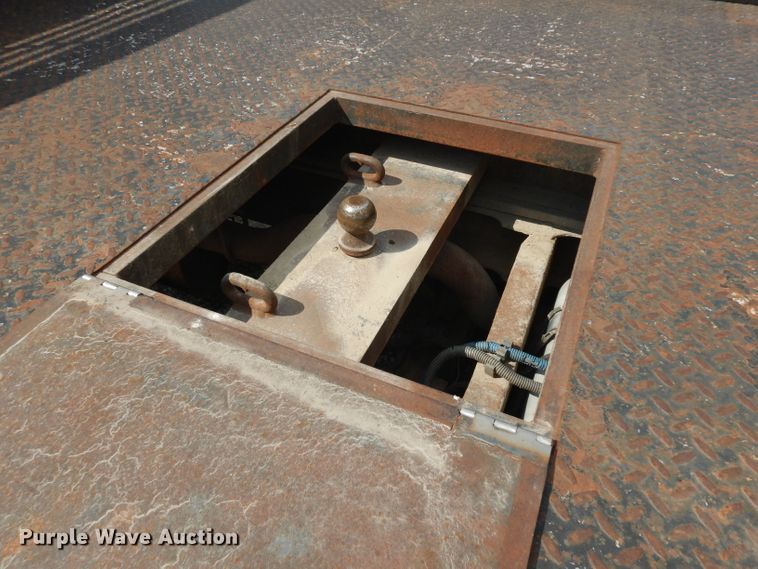 image for item GG9226 2000 Ford F350 Super Duty flatbed pickup truck