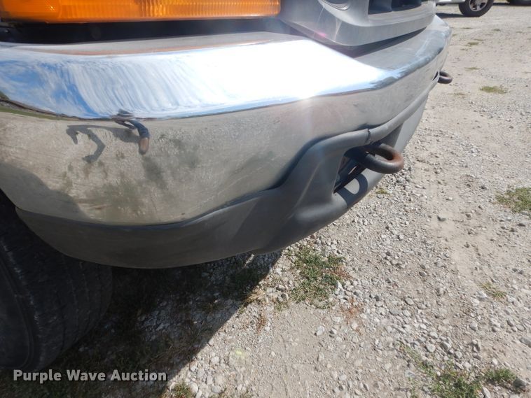 image for item GG9226 2000 Ford F350 Super Duty flatbed pickup truck