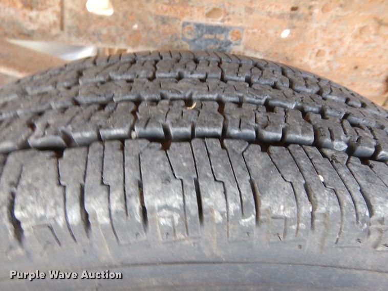 image for item GG9226 2000 Ford F350 Super Duty flatbed pickup truck