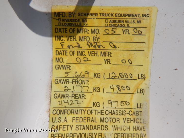 image for item GG9226 2000 Ford F350 Super Duty flatbed pickup truck