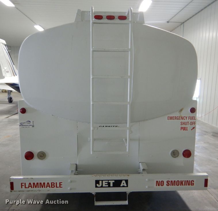 image for item GH9677 1978 International Cargo Star CO1850B fuel truck